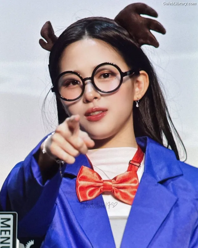Ryujin (ITZY) photo 5 of 523