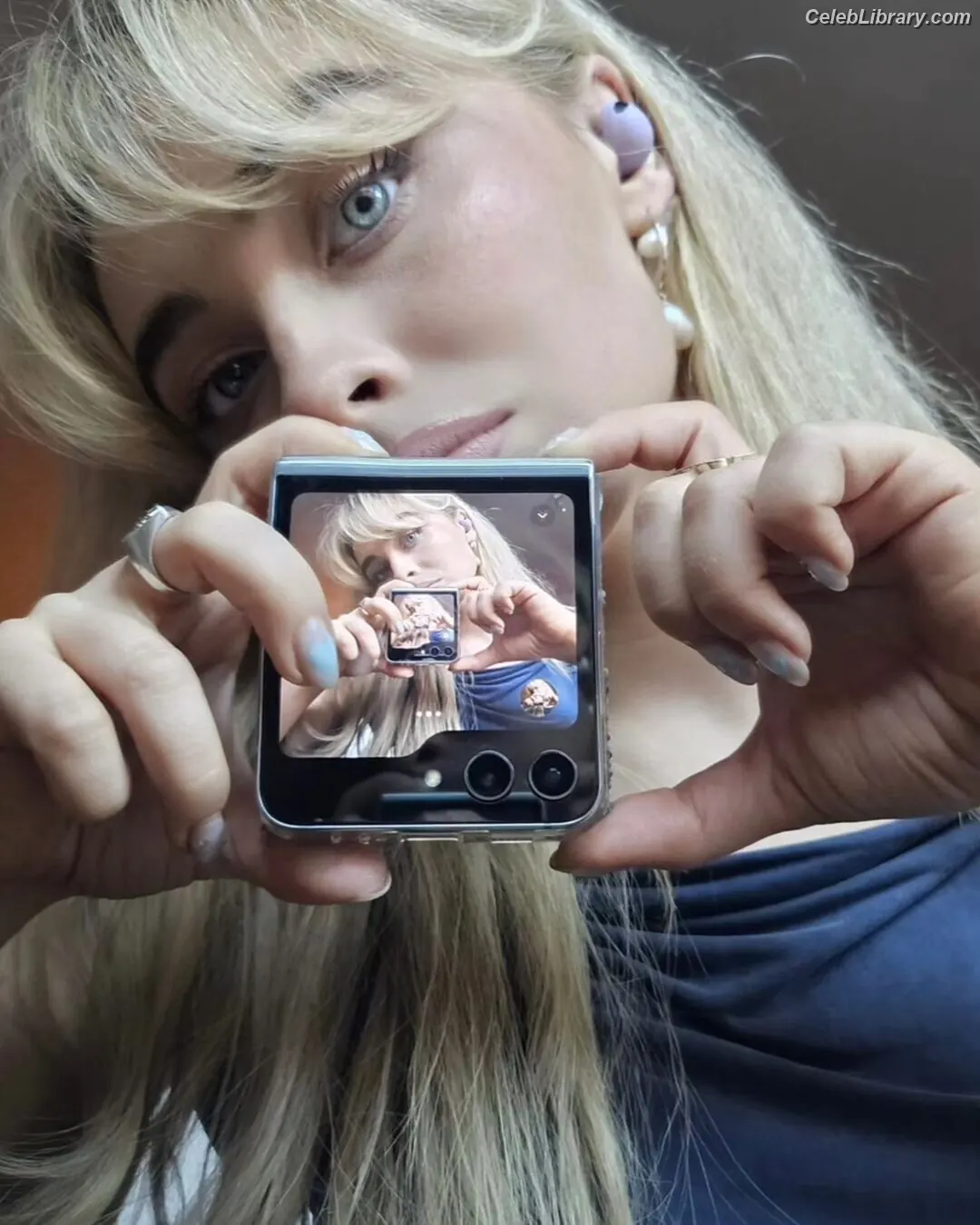 Sabrina Carpenter photo 18 of 6409