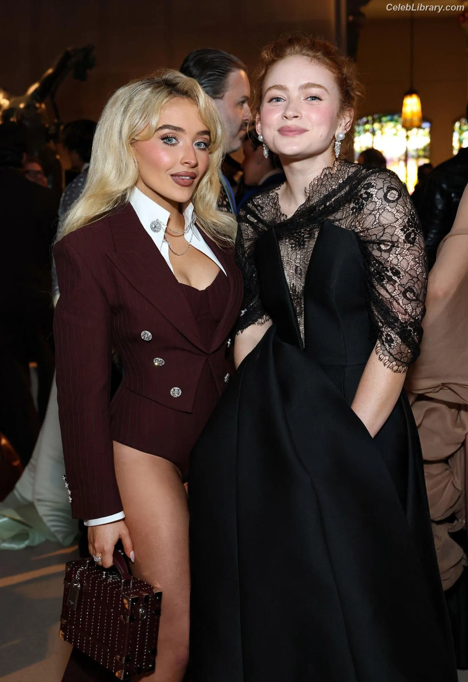 Sabrina Carpenter photo 13 of 6409