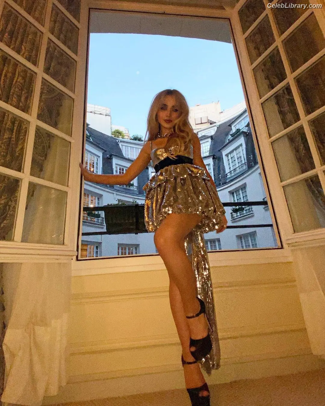 Sabrina Carpenter photo 17 of 6409