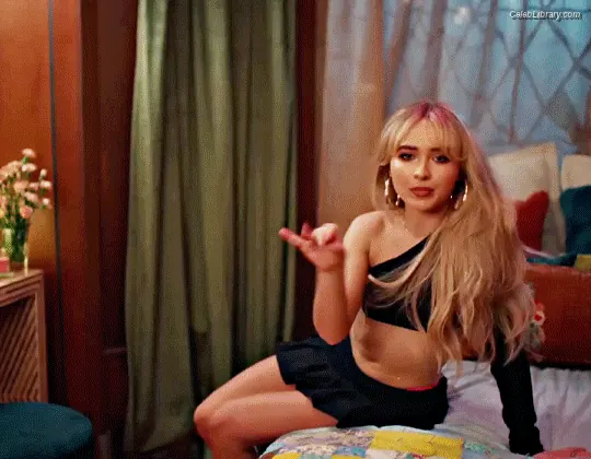 Sabrina Carpenter photo 13 of 6409