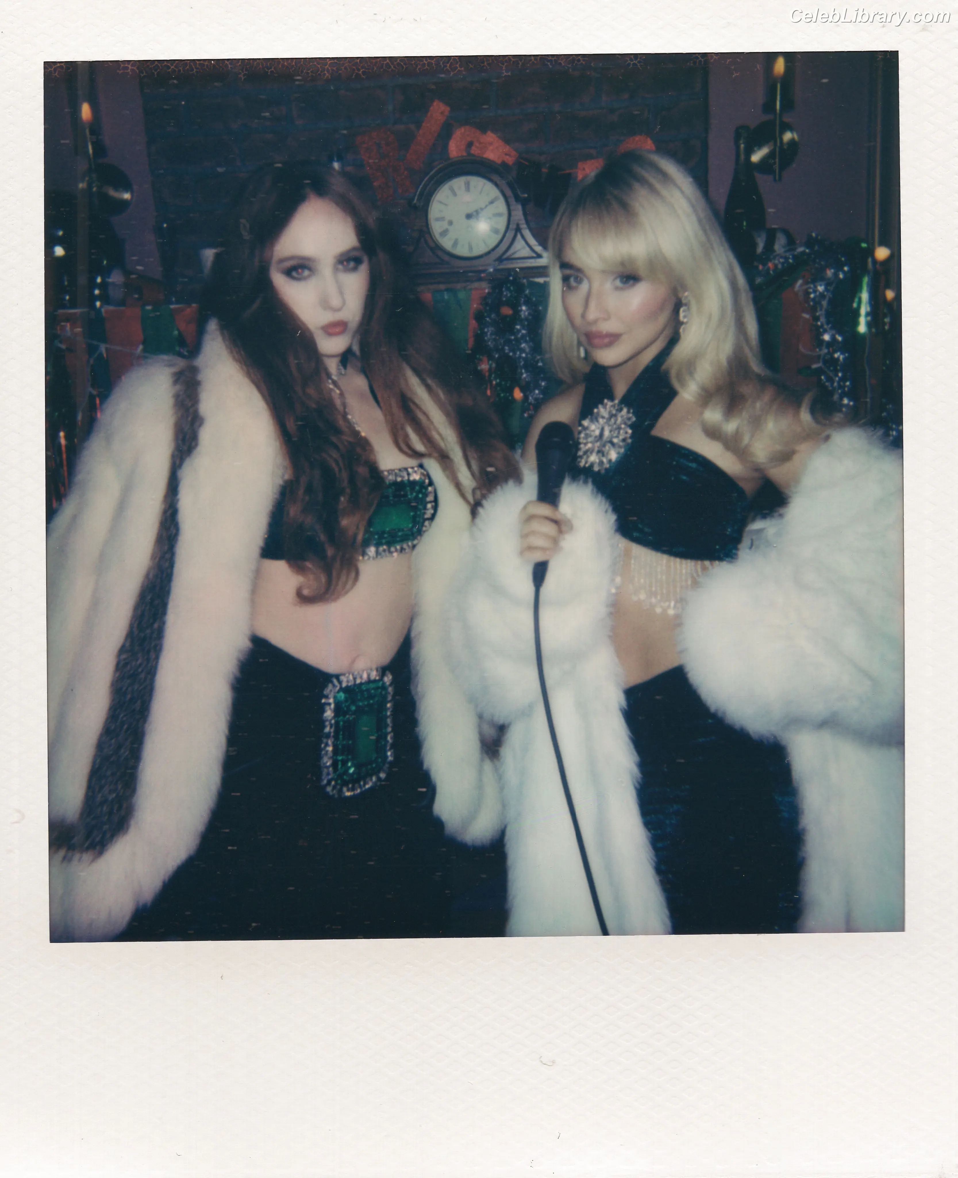 Sabrina Carpenter photo 22 of 6409