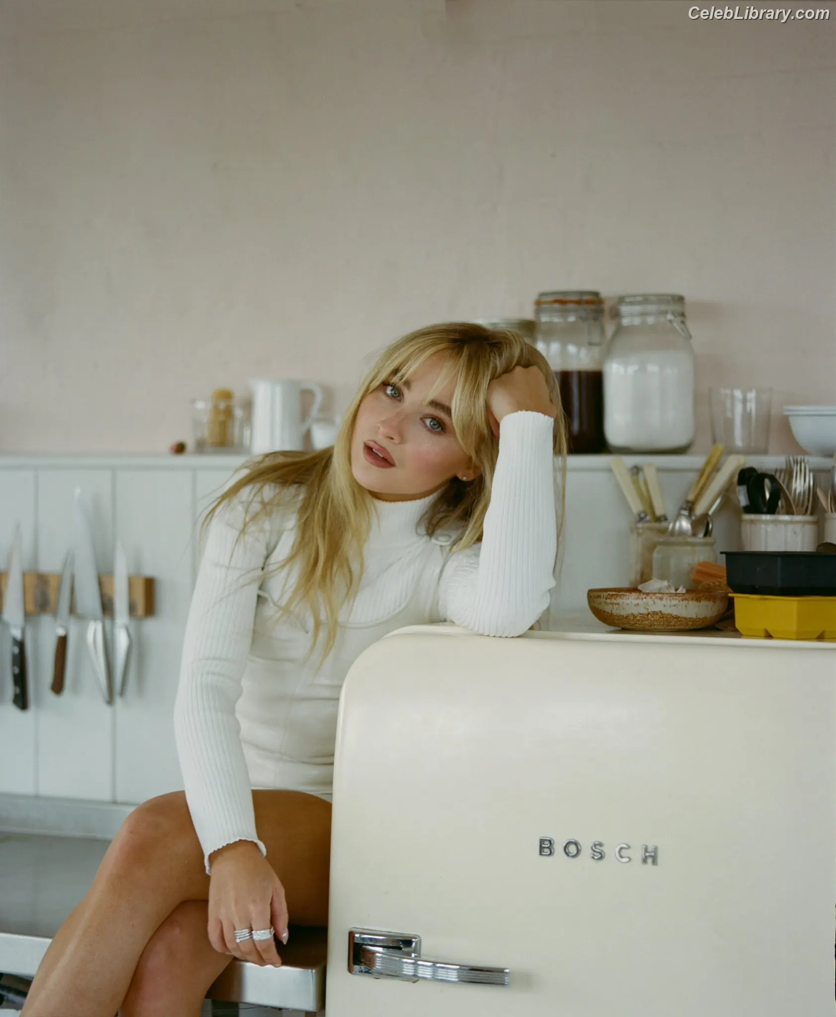 Sabrina Carpenter photo 15 of 6409