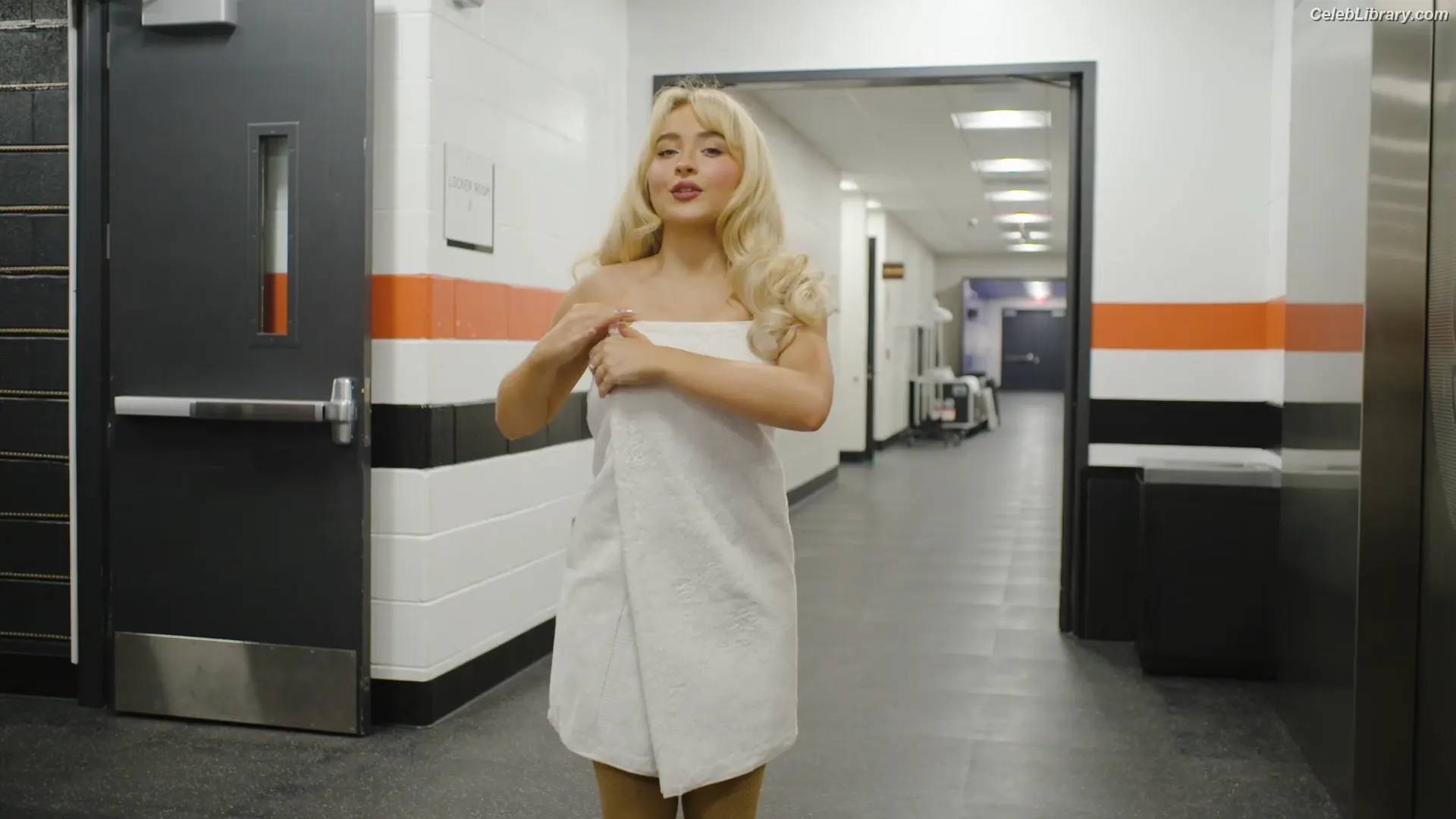 Sabrina Carpenter photo 20 of 6409