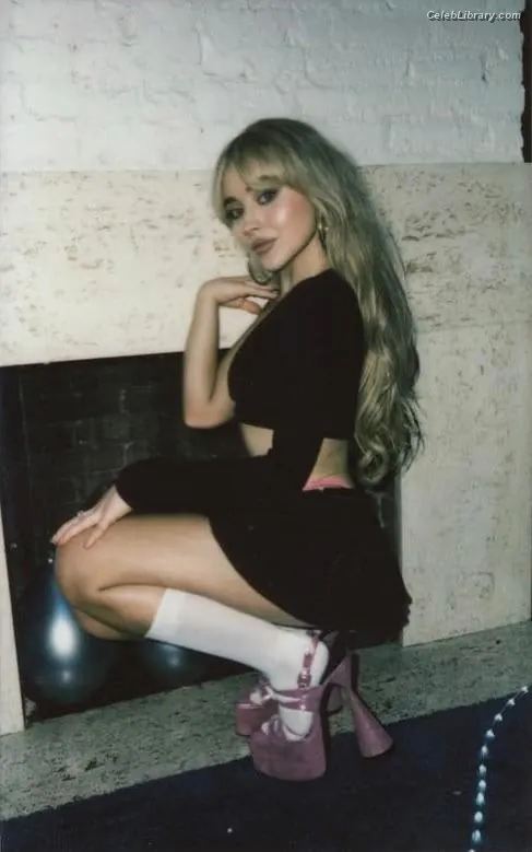 Sabrina Carpenter photo 4 of 6409