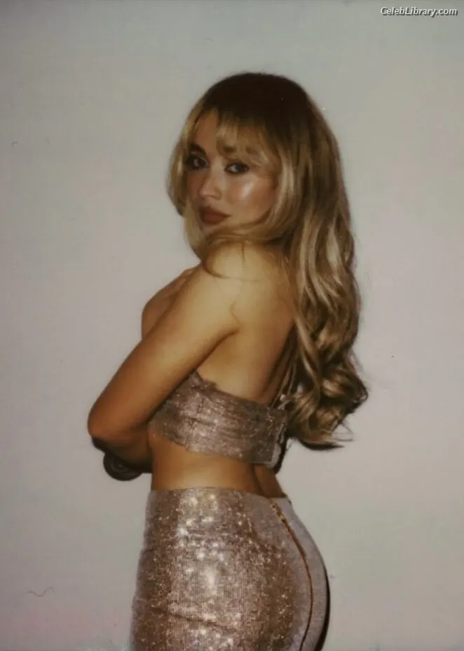 Sabrina Carpenter photo 16 of 6409