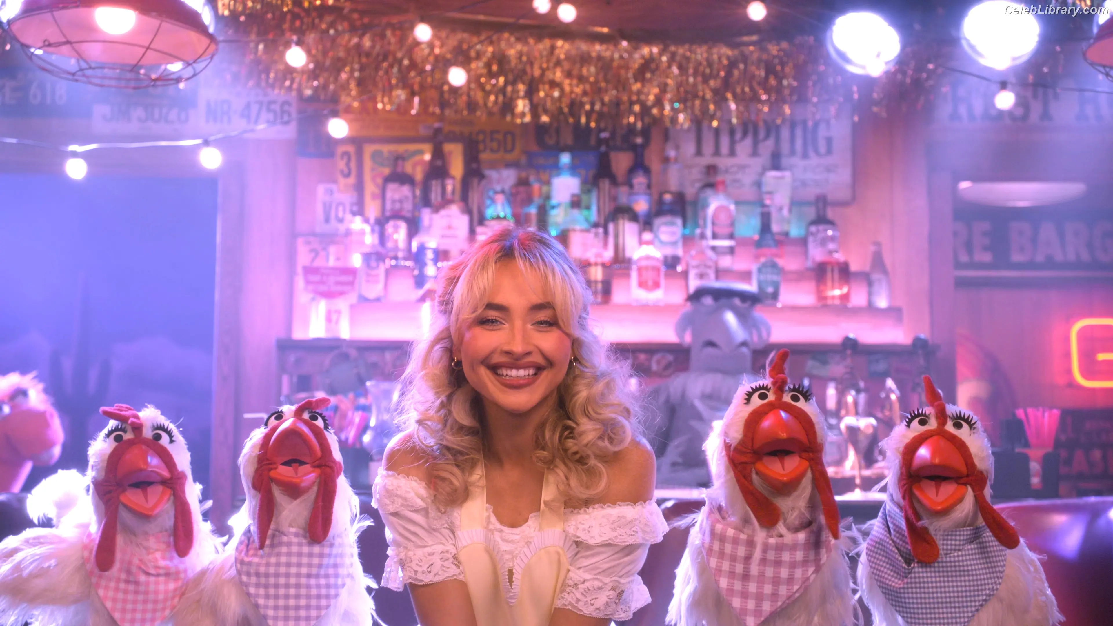 Sabrina Carpenter photo 4 of 6409