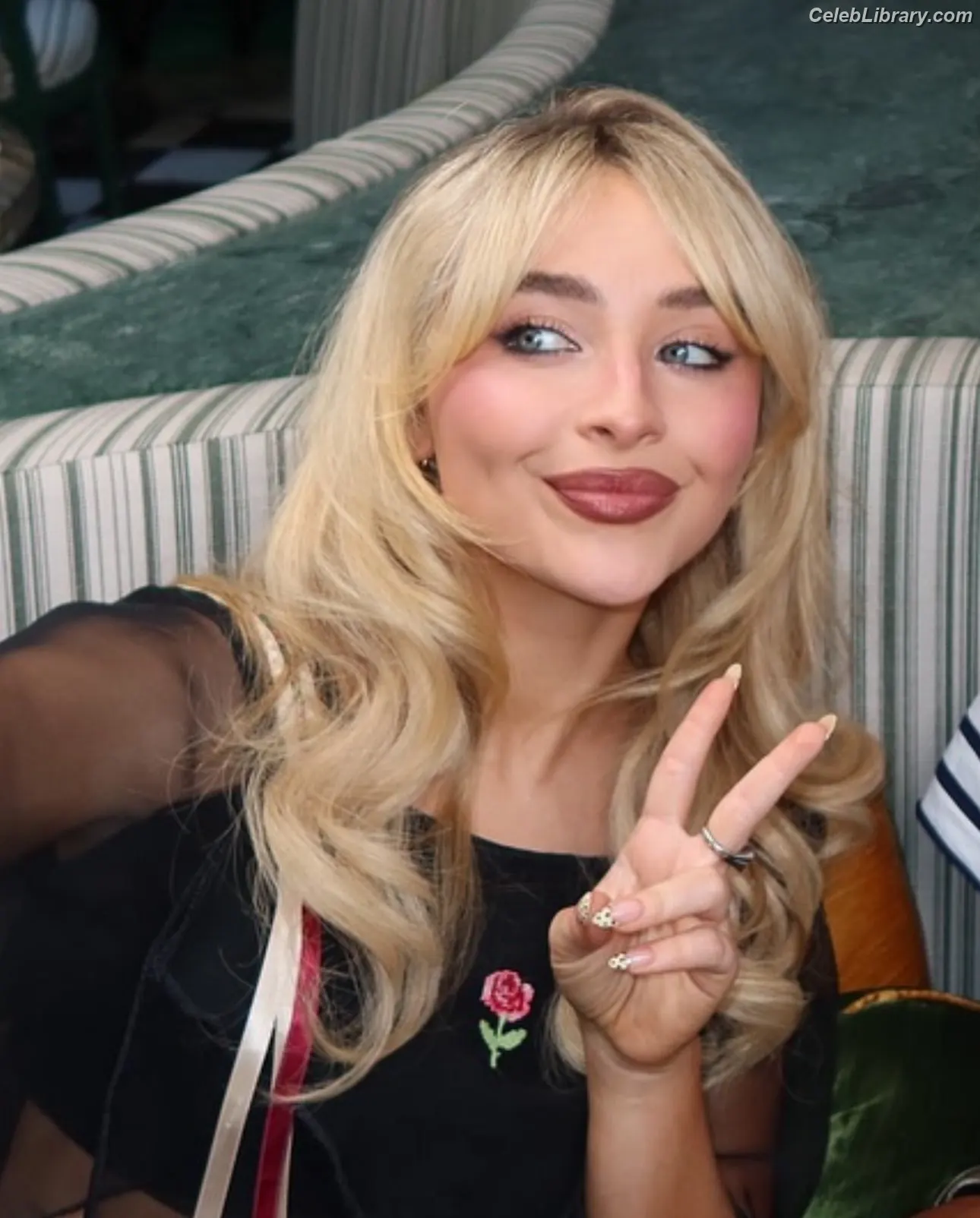 Sabrina Carpenter photo 16 of 6409