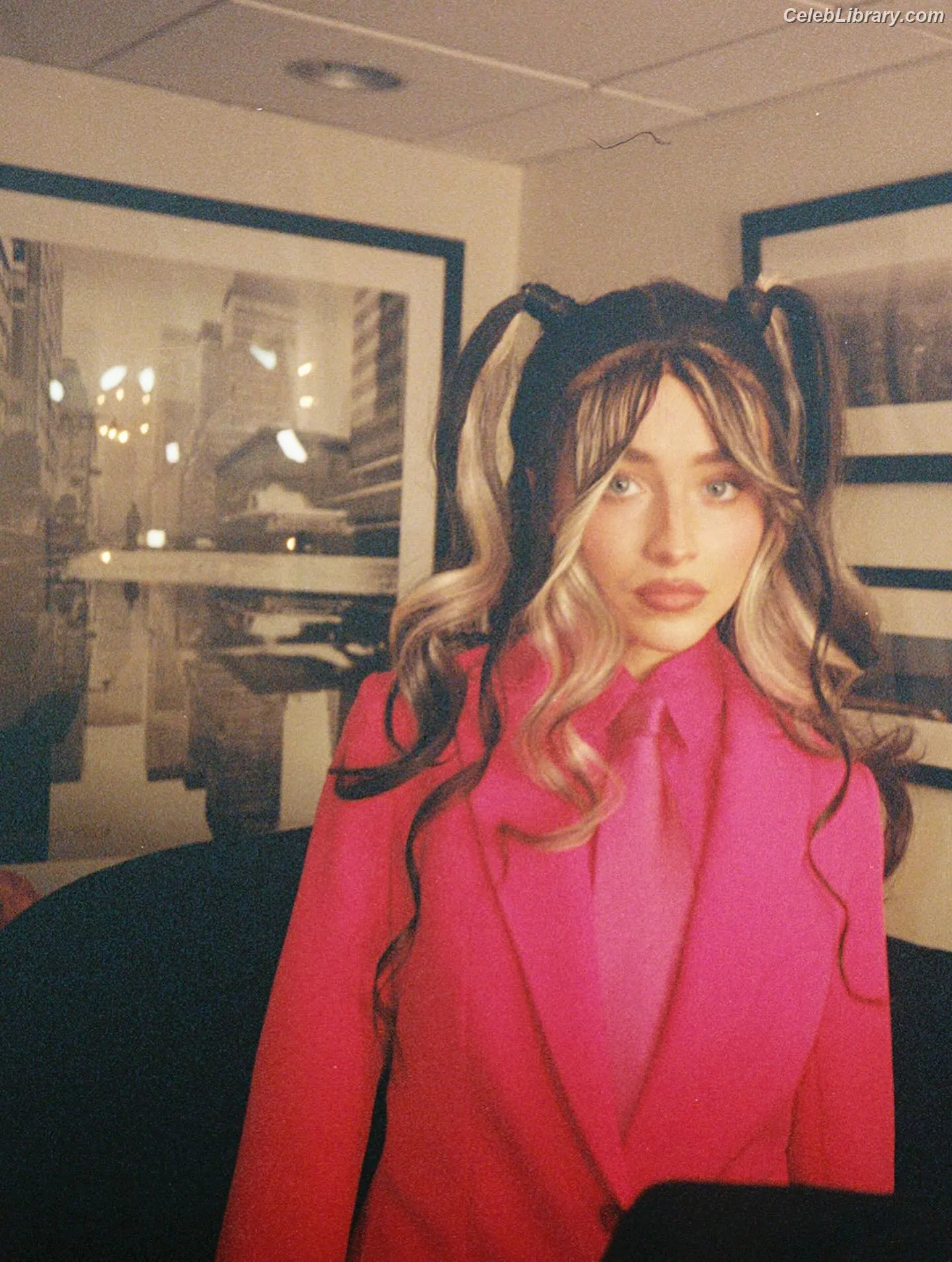 Sabrina Carpenter photo 24 of 6409