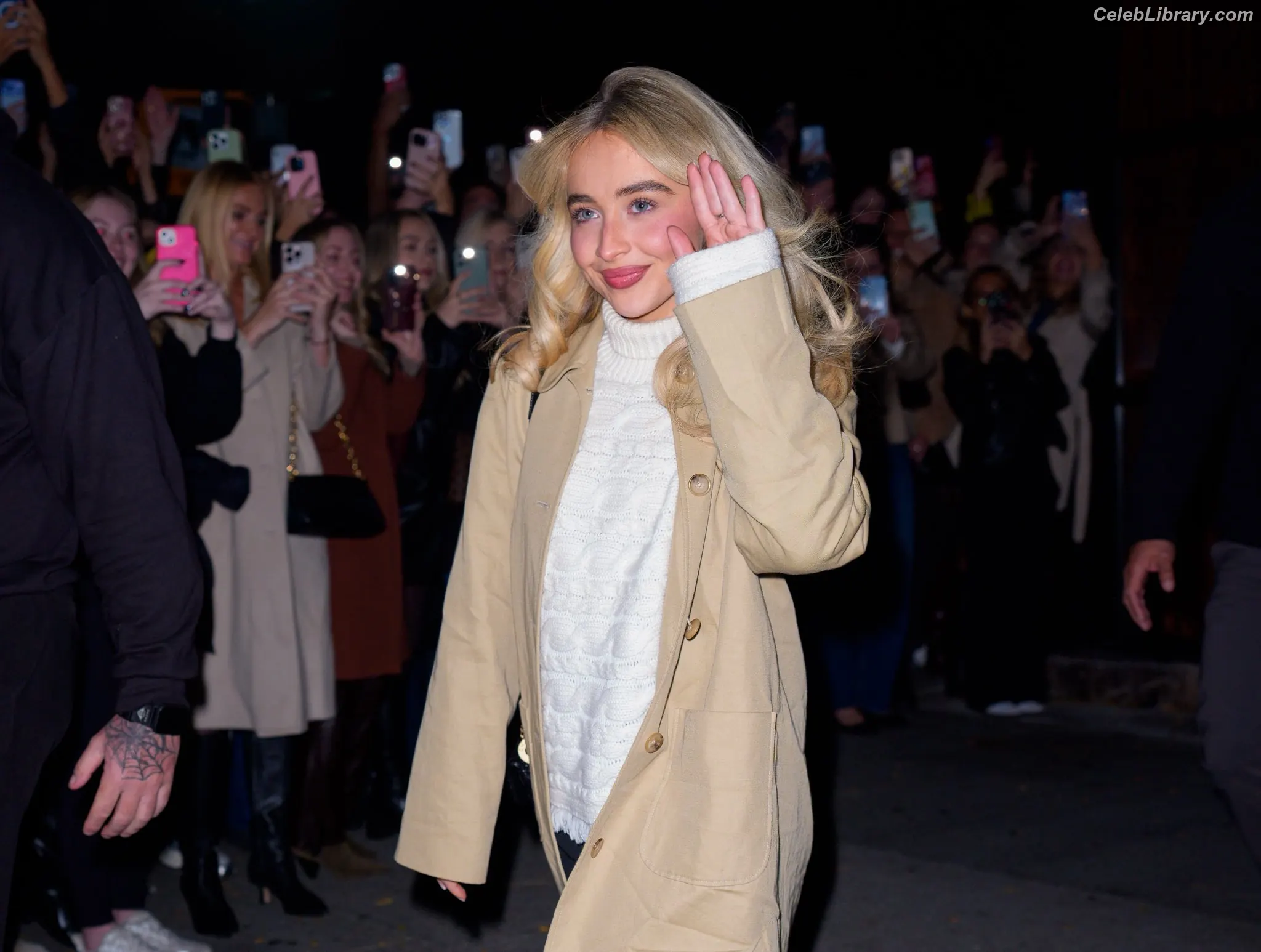 Sabrina Carpenter photo 12 of 6409