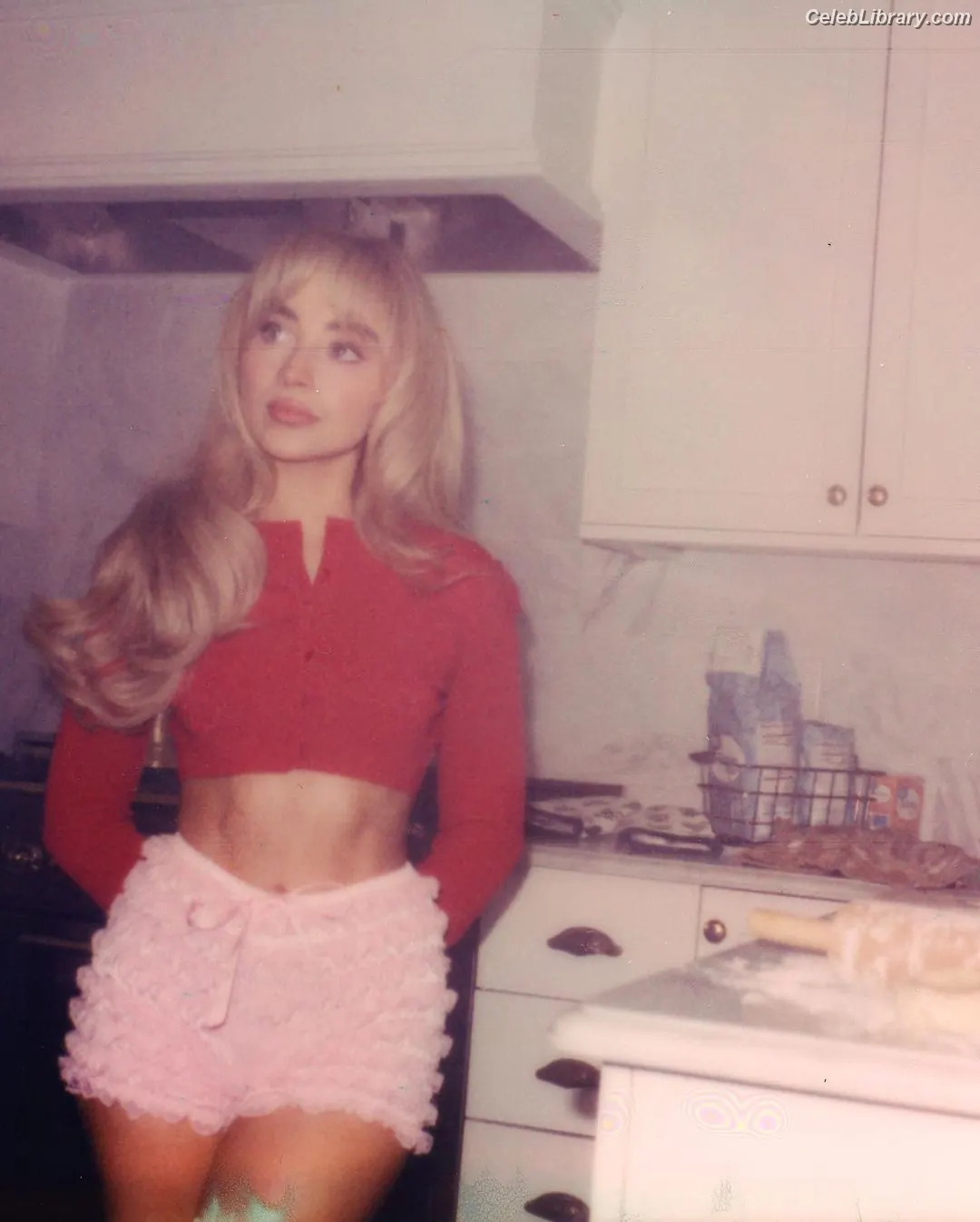 Sabrina Carpenter photo 6 of 6409