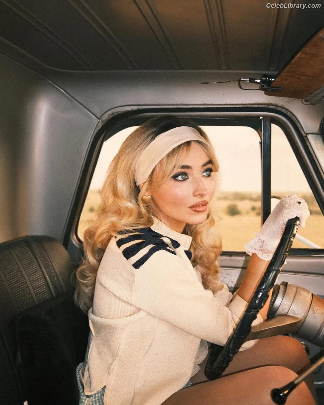 Sabrina Carpenter photo 18 of 6409
