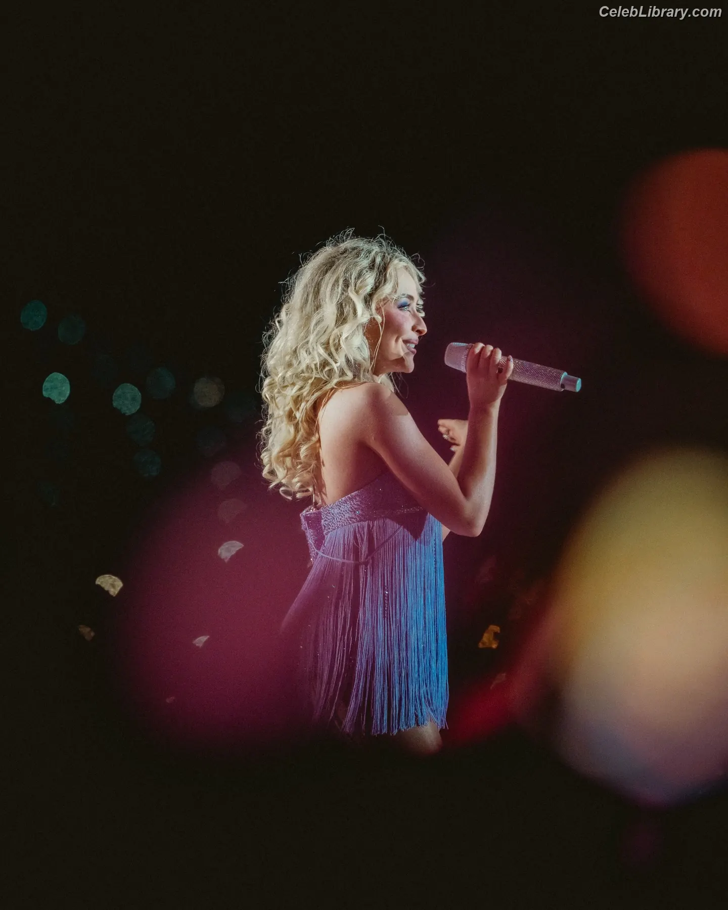 Sabrina Carpenter photo 1 of 6409