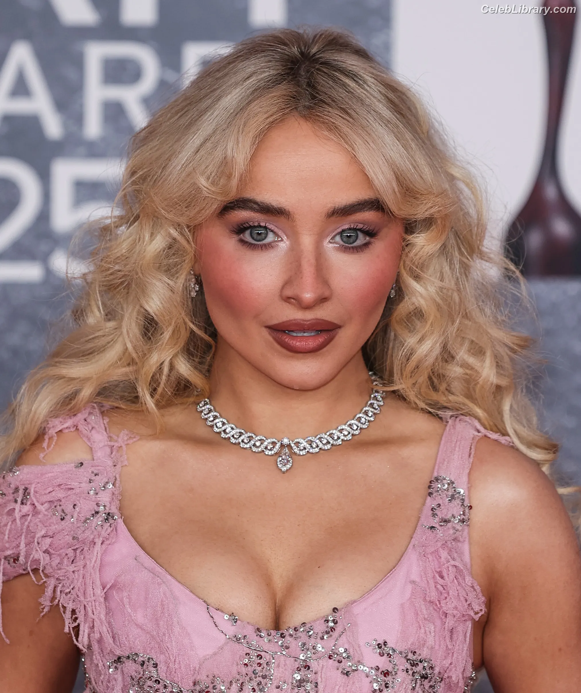 Sabrina Carpenter photo 19 of 6409