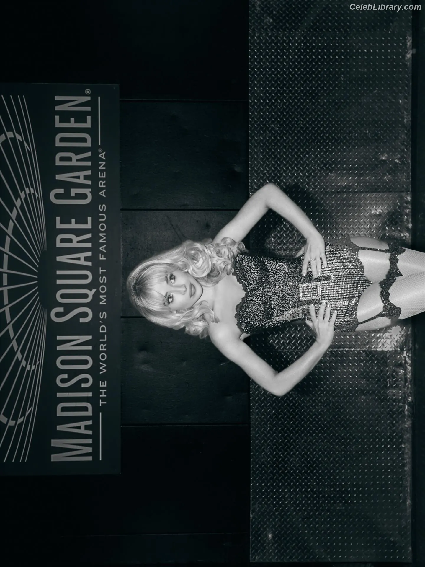 Sabrina Carpenter photo 14 of 6409