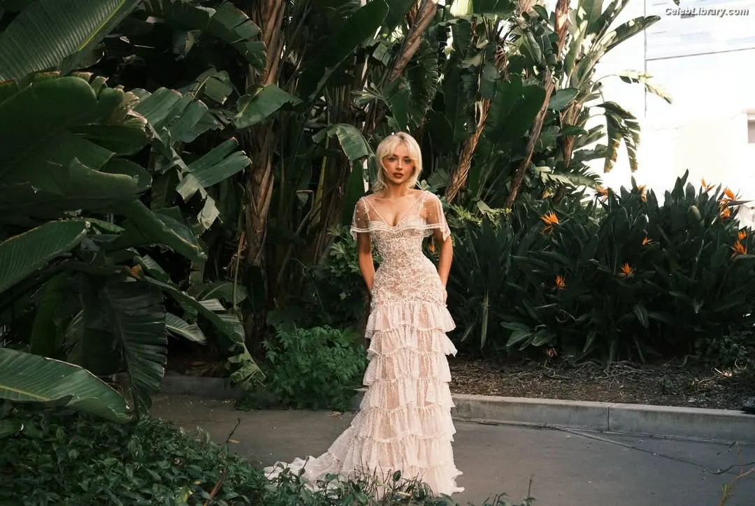 Sabrina Carpenter photo 21 of 6409