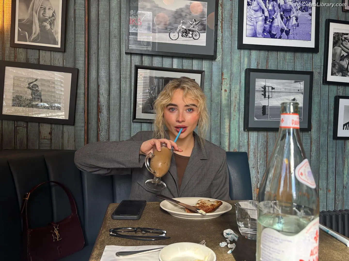 Sabrina Carpenter photo 19 of 6409