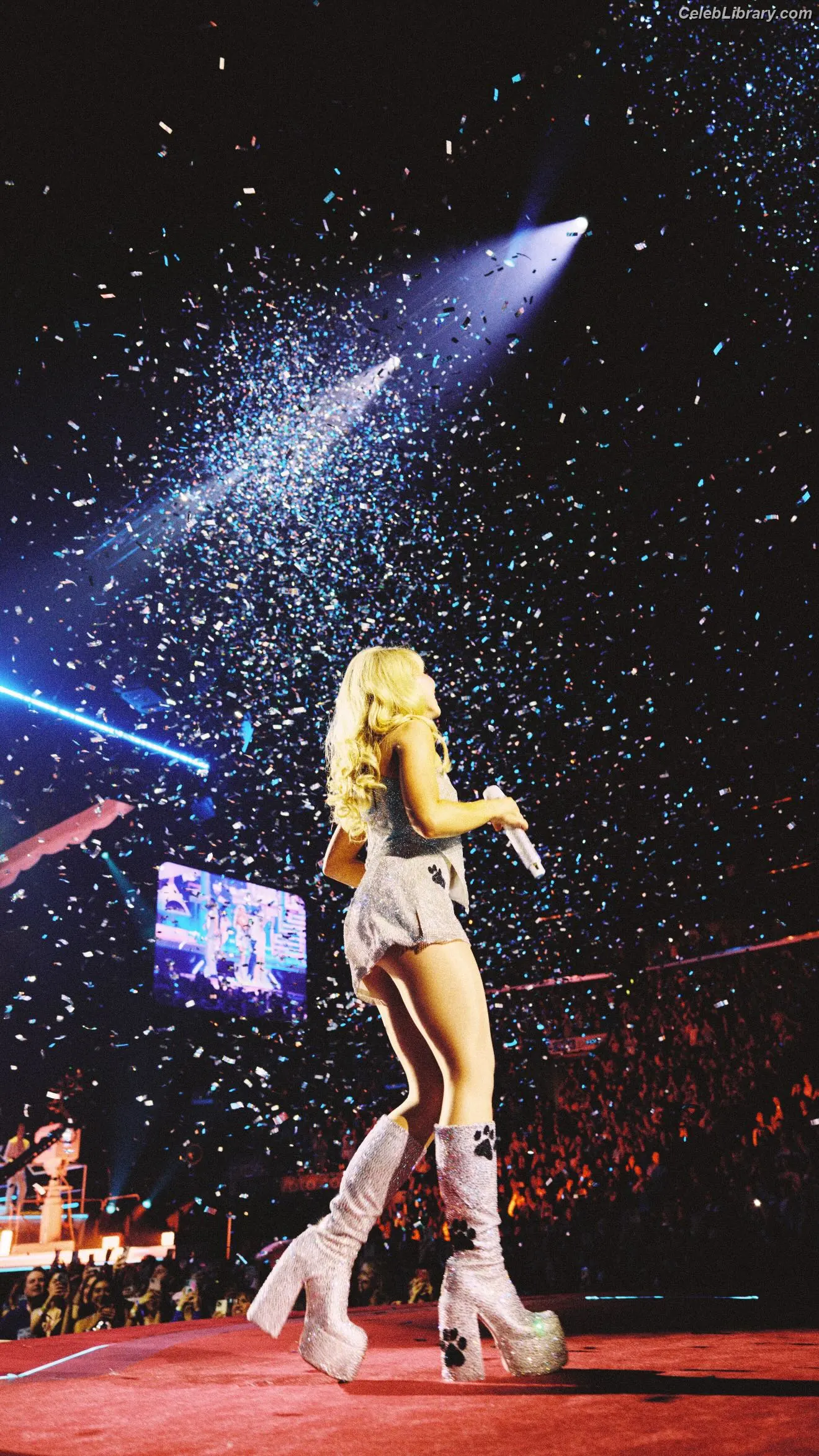 Sabrina Carpenter photo 21 of 6409