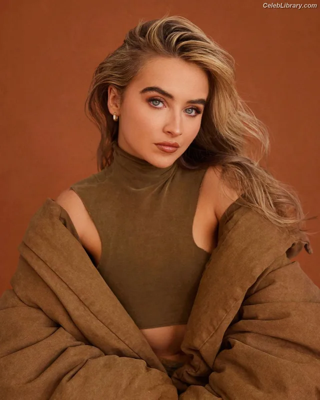 Sabrina Carpenter photo 18 of 6403