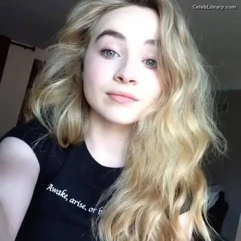 Sabrina Carpenter photo 13 of 6403