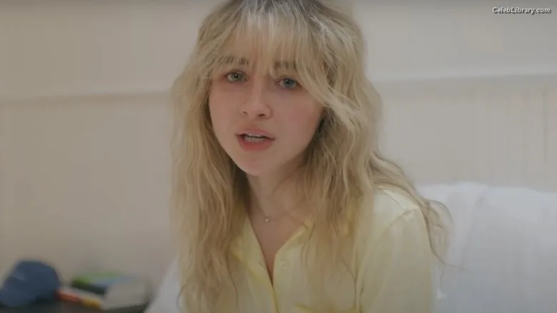 Sabrina Carpenter photo 15 of 6403