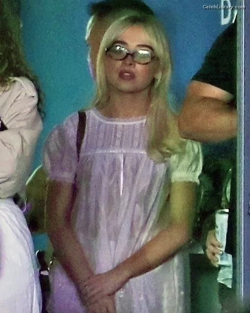 Sabrina Carpenter photo 18 of 6403