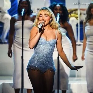 Sabrina Carpenter photo 7 of 6403