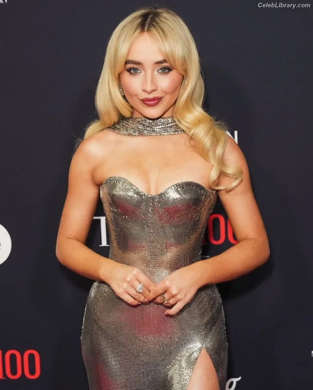 Sabrina Carpenter photo 16 of 6403