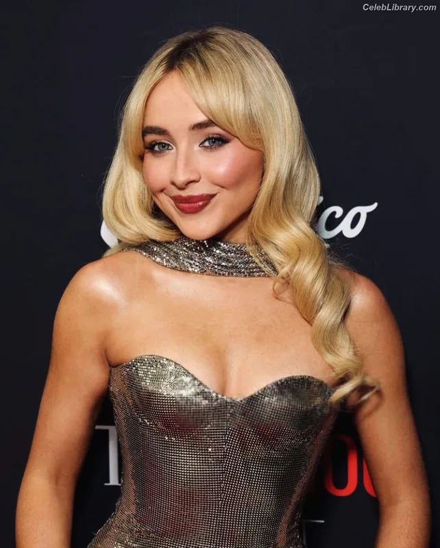 Sabrina Carpenter photo 19 of 6403