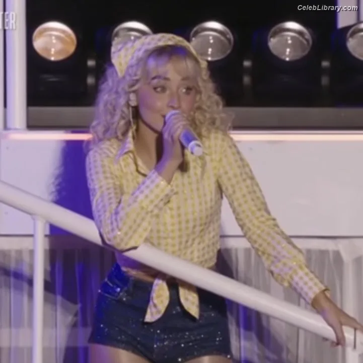 Sabrina Carpenter photo 23 of 6403