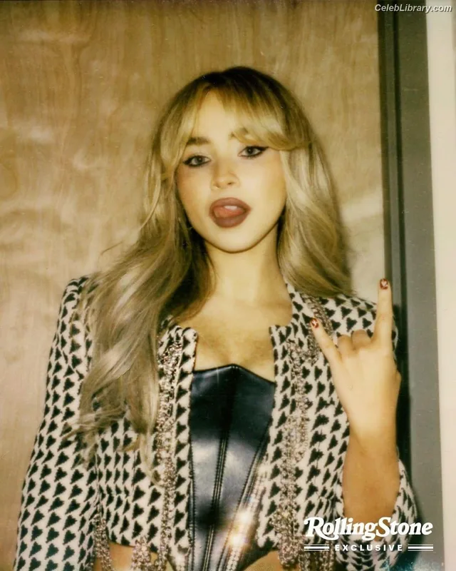 Sabrina Carpenter photo 19 of 6403