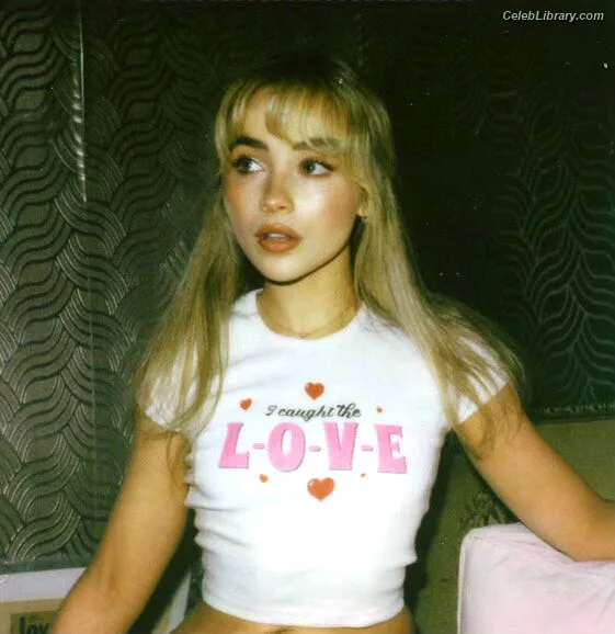 Sabrina Carpenter photo 5 of 6403