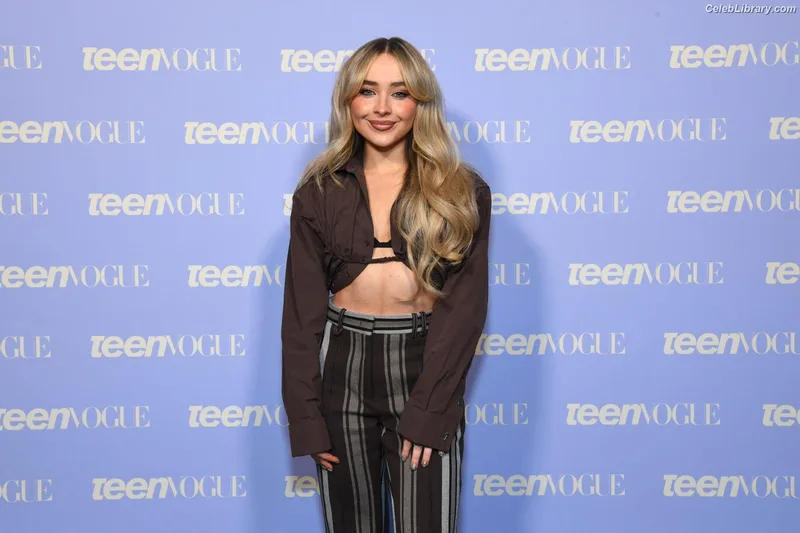 Sabrina Carpenter photo 11 of 6403