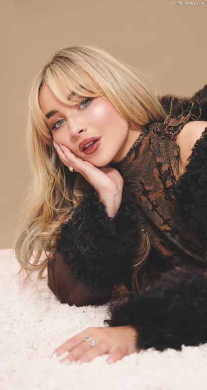 Sabrina Carpenter photo 10 of 6403