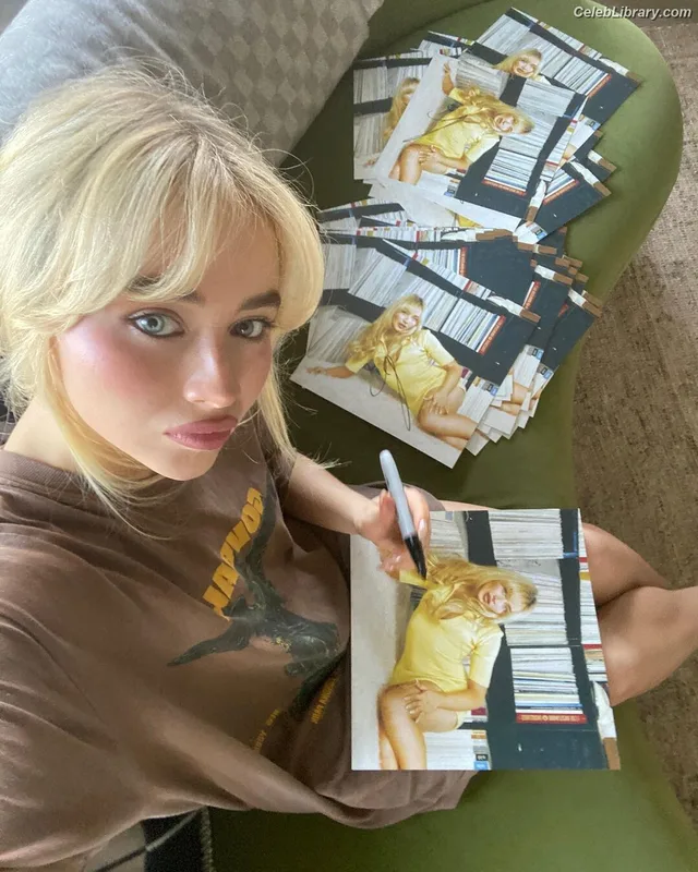 Sabrina Carpenter photo 19 of 6403