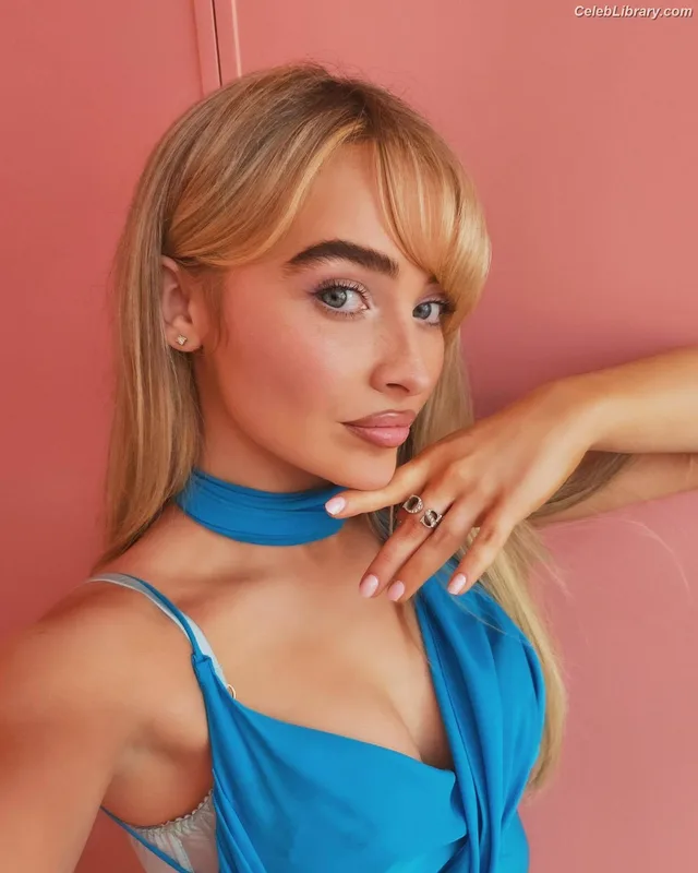 Sabrina Carpenter photo 21 of 6403