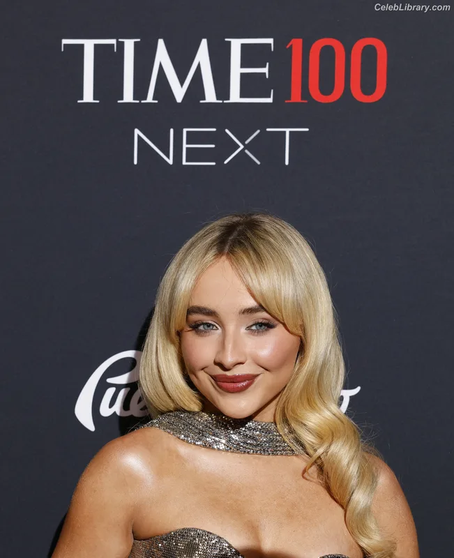 Sabrina Carpenter photo 5 of 6403