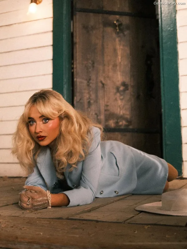 Sabrina Carpenter photo 23 of 6403
