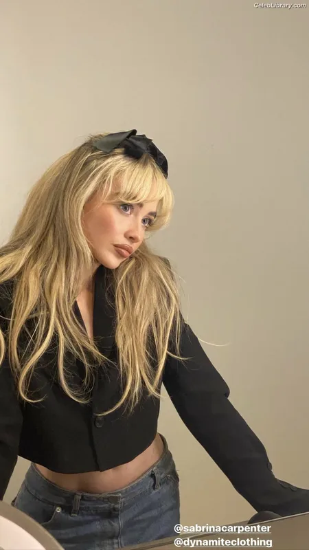 Sabrina Carpenter photo 14 of 6403
