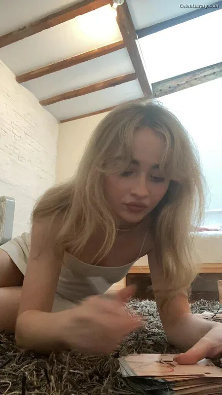 Sabrina Carpenter photo 13 of 6403