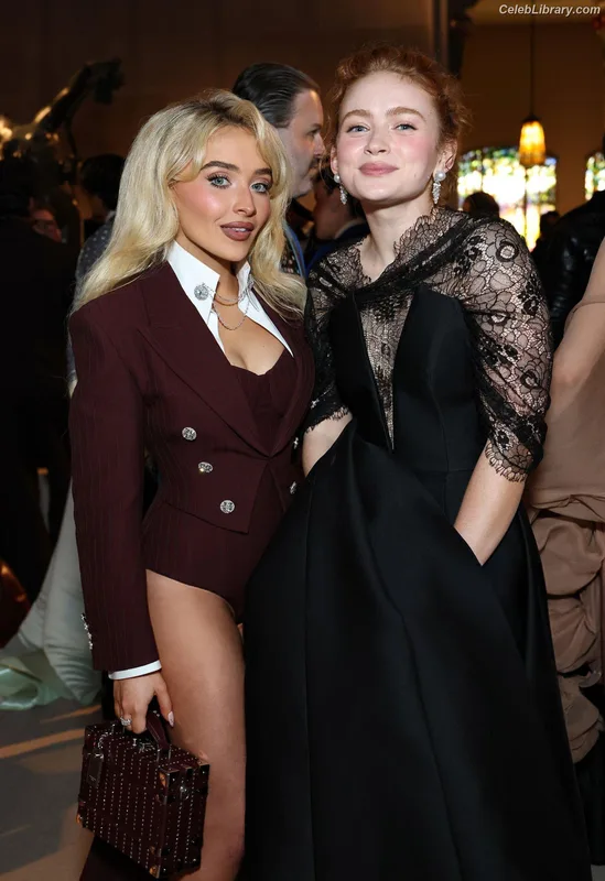 Sabrina Carpenter photo 11 of 6403