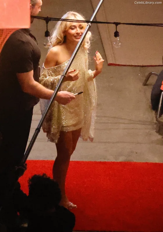 Sabrina Carpenter photo 5 of 6403
