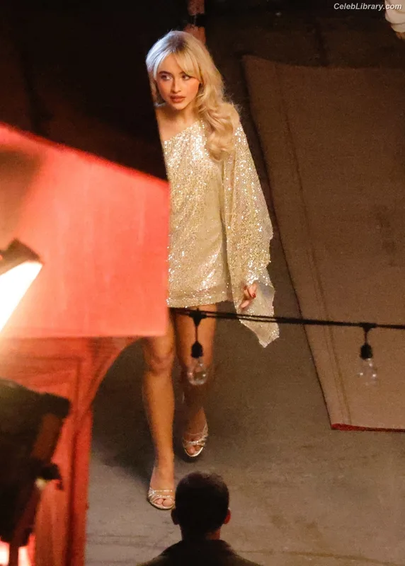 Sabrina Carpenter photo 18 of 6403