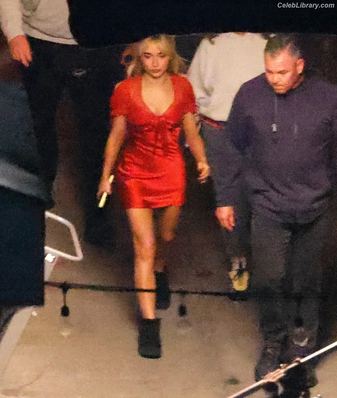 Sabrina Carpenter photo 22 of 6403