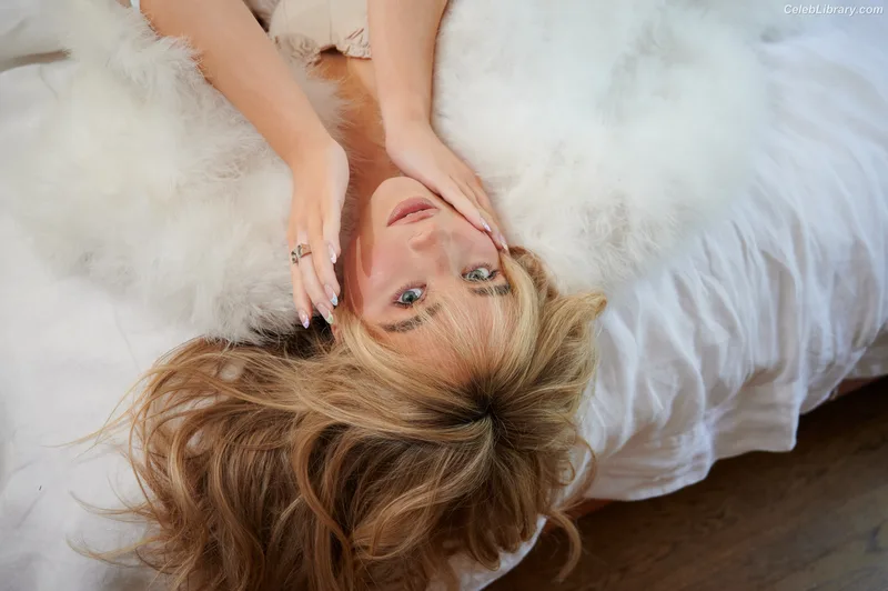 Sabrina Carpenter photo 6 of 6403