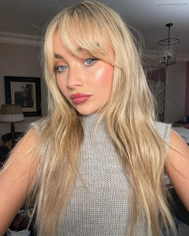 Sabrina Carpenter photo 20 of 6403
