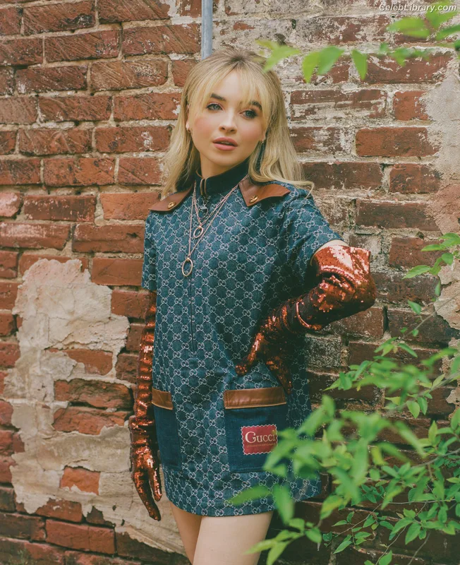 Sabrina Carpenter photo 16 of 6403