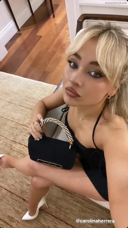 Sabrina Carpenter photo 7 of 6403