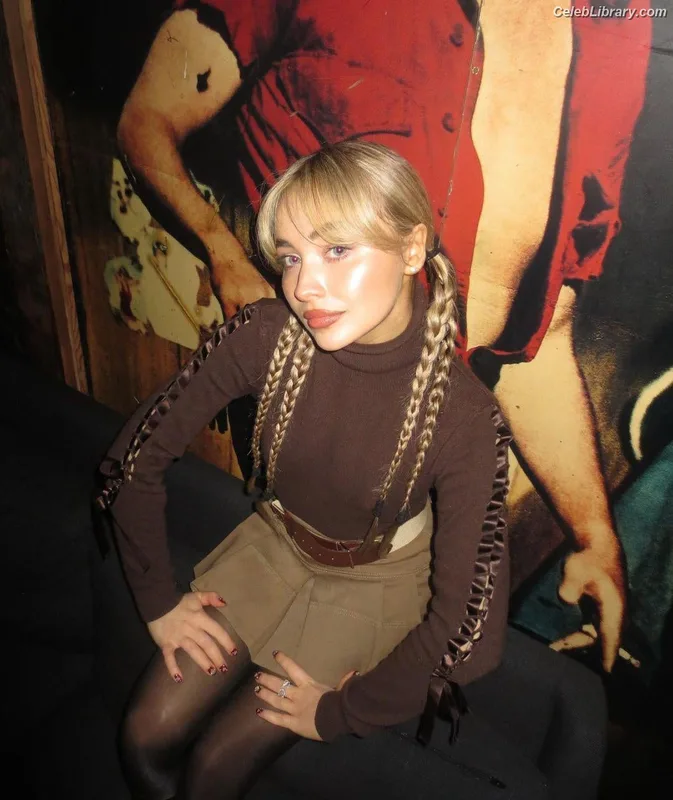 Sabrina Carpenter photo 19 of 6403