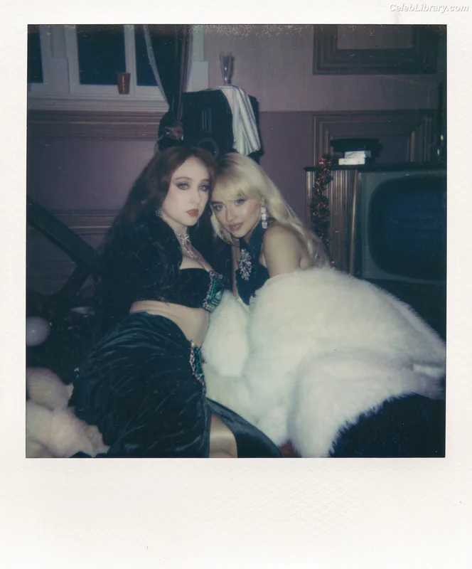Sabrina Carpenter photo 23 of 6403